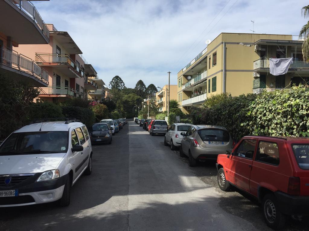 B&B Il Bagolaro Dell'Etna Sant'Agata Li Battiati Eksteriør billede